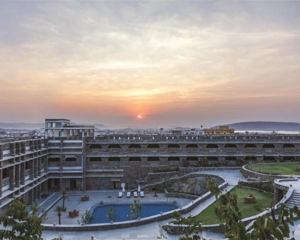 RAMADA RESORT (1)